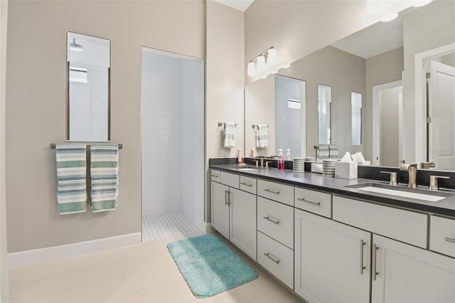 5011 STONEY POINT GLEN, Lakewood Ranch, FL 34211