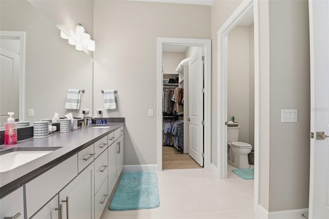 5011 STONEY POINT GLEN, Lakewood Ranch, FL 34211