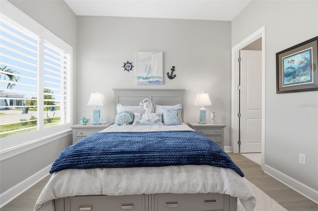 5011 STONEY POINT GLEN, Lakewood Ranch, FL 34211