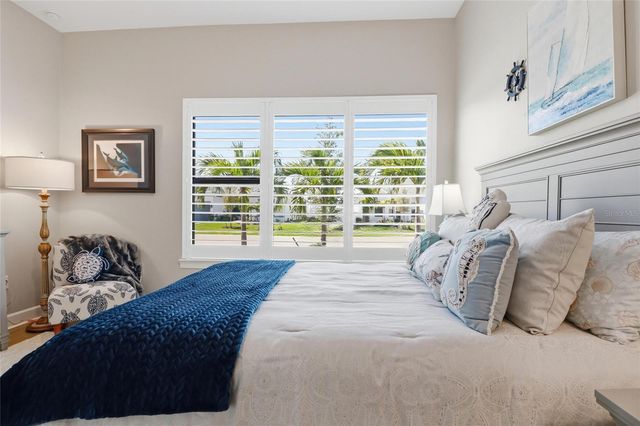 5011 STONEY POINT GLEN, Lakewood Ranch, FL 34211