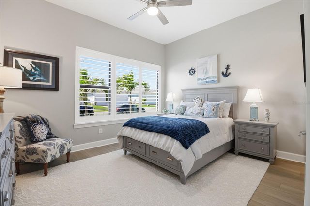 5011 STONEY POINT GLEN, Lakewood Ranch, FL 34211