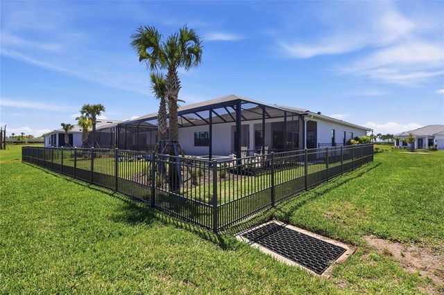 5011 STONEY POINT GLEN, Lakewood Ranch, FL 34211