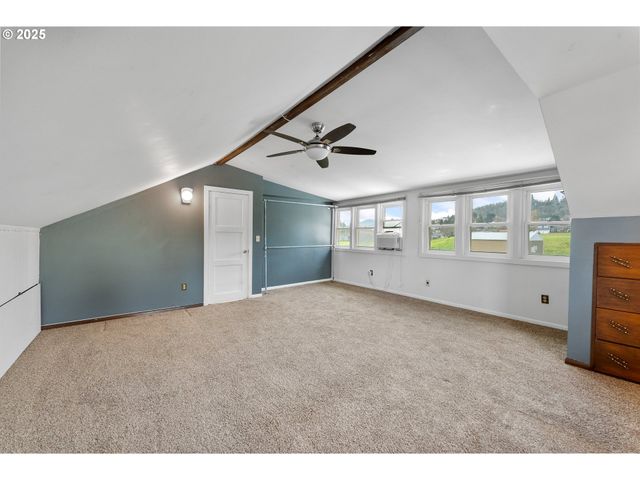 1740 Nw LYNWOOD St, Roseburg, OR 97471