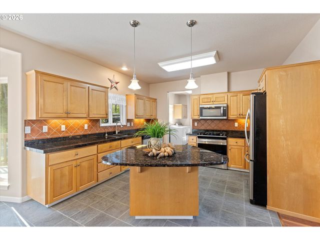 5220 Sw NEAL Ave, Waldport, OR 97394