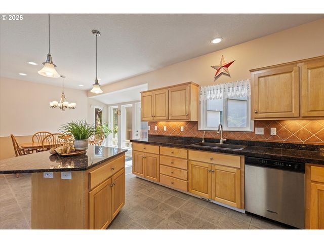 5220 Sw NEAL Ave, Waldport, OR 97394