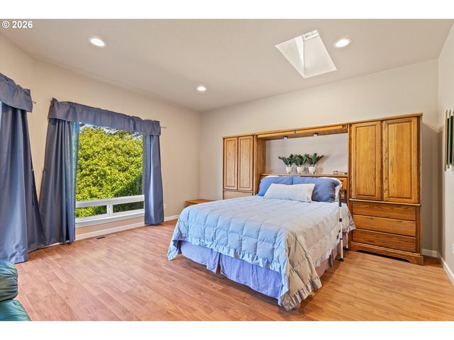 5220 Sw NEAL Ave, Waldport, OR 97394