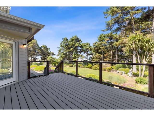 5220 Sw NEAL Ave, Waldport, OR 97394