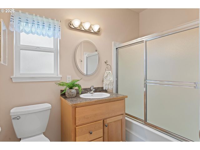 5220 Sw NEAL Ave, Waldport, OR 97394