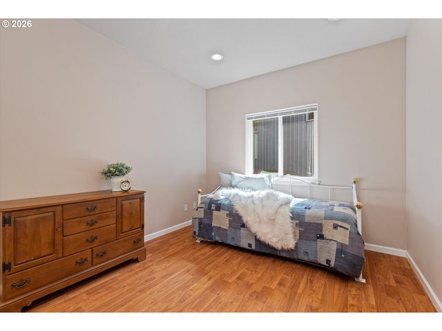 5220 Sw NEAL Ave, Waldport, OR 97394