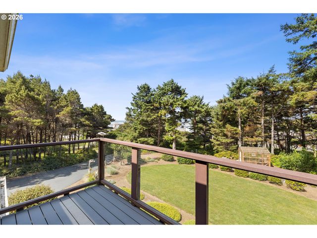 5220 Sw NEAL Ave, Waldport, OR 97394