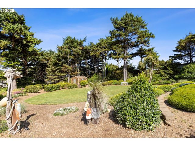 5220 Sw NEAL Ave, Waldport, OR 97394