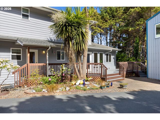 5220 Sw NEAL Ave, Waldport, OR 97394