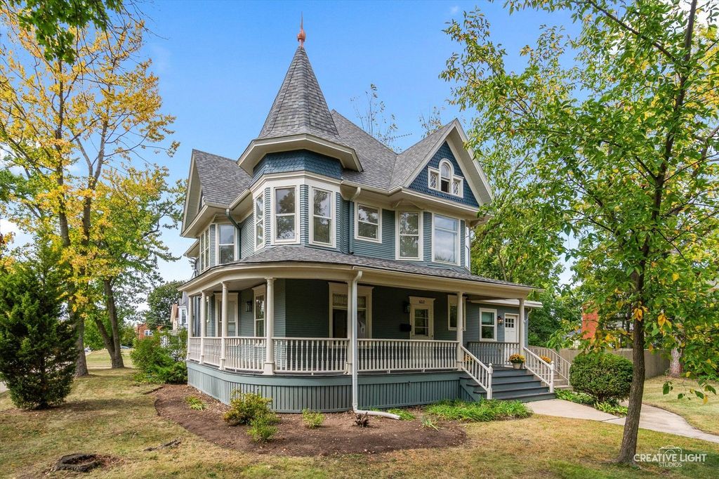 602 Prospect Street, Elgin, IL 60120