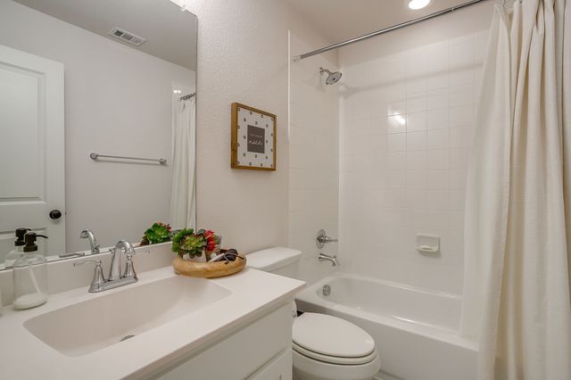 4817 Iron Club Lane, Carrollton, TX 75010