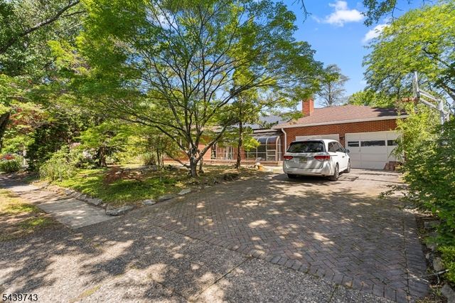88 Tall Oaks Dr, East Brunswick Twp., NJ 08816