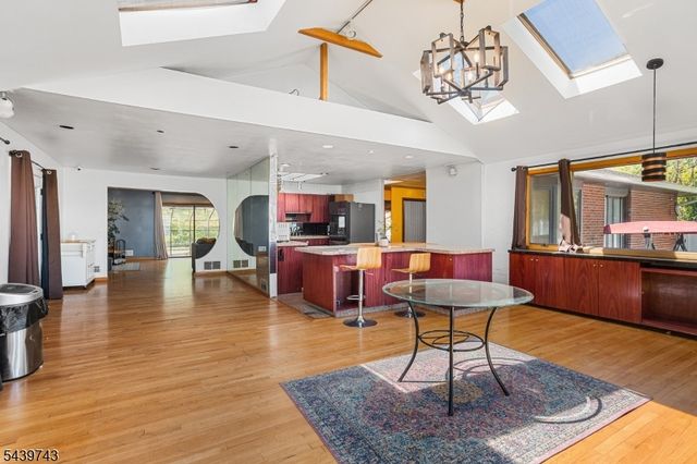88 Tall Oaks Dr, East Brunswick Twp., NJ 08816