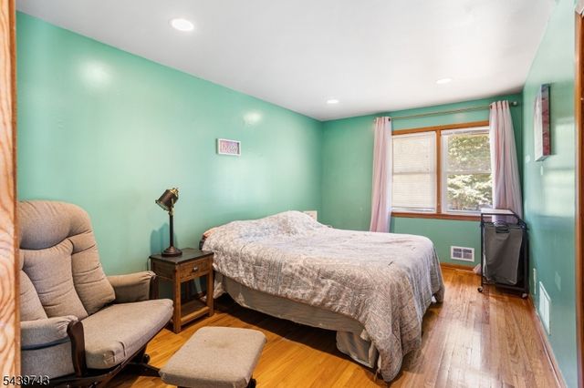 88 Tall Oaks Dr, East Brunswick Twp., NJ 08816