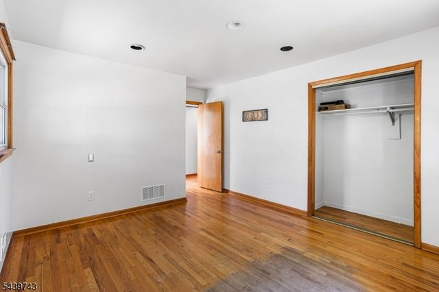 88 Tall Oaks Dr, East Brunswick Twp., NJ 08816
