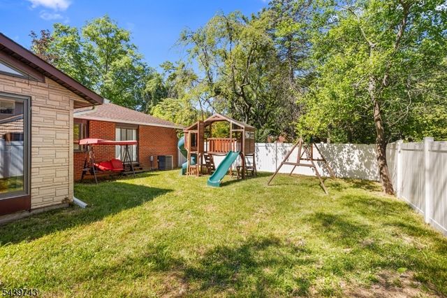 88 Tall Oaks Dr, East Brunswick Twp., NJ 08816