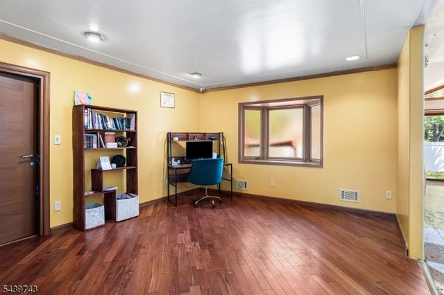 88 Tall Oaks Dr, East Brunswick Twp., NJ 08816