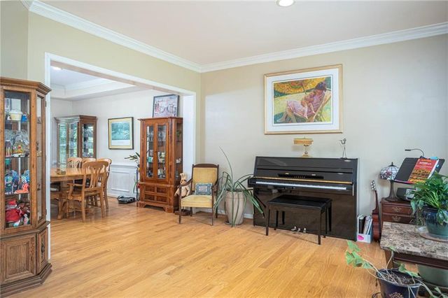 5060 Magnolia Walk, Roswell, GA 30075