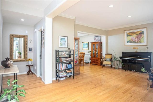 5060 Magnolia Walk, Roswell, GA 30075