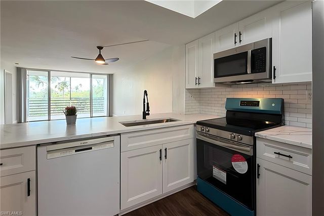 15171 Cedarwood LN 3202, Naples, FL 34110