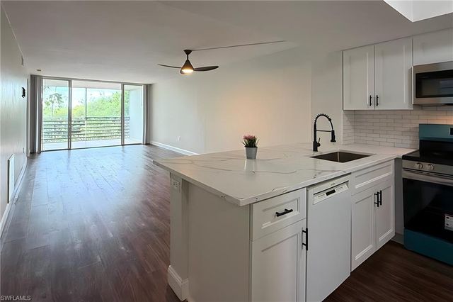 15171 Cedarwood LN 3202, Naples, FL 34110