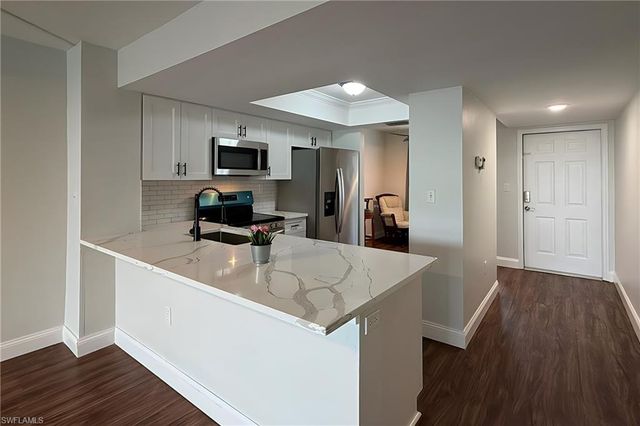 15171 Cedarwood LN 3202, Naples, FL 34110