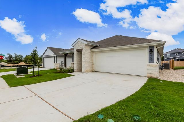 4905 Hazelnut LN, Del Valle, TX 78617