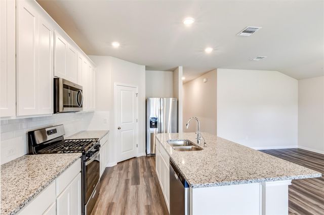 4905 Hazelnut LN, Del Valle, TX 78617