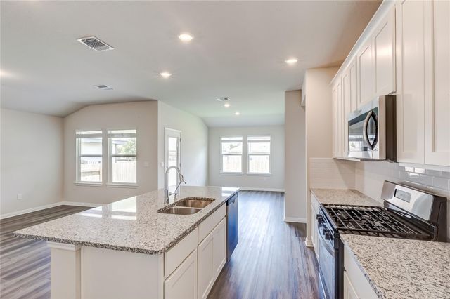 4905 Hazelnut LN, Del Valle, TX 78617
