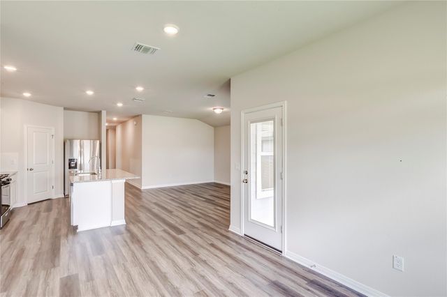 4905 Hazelnut LN, Del Valle, TX 78617