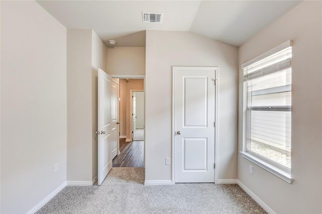 4905 Hazelnut LN, Del Valle, TX 78617