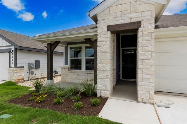 4905 Hazelnut LN, Del Valle, TX 78617