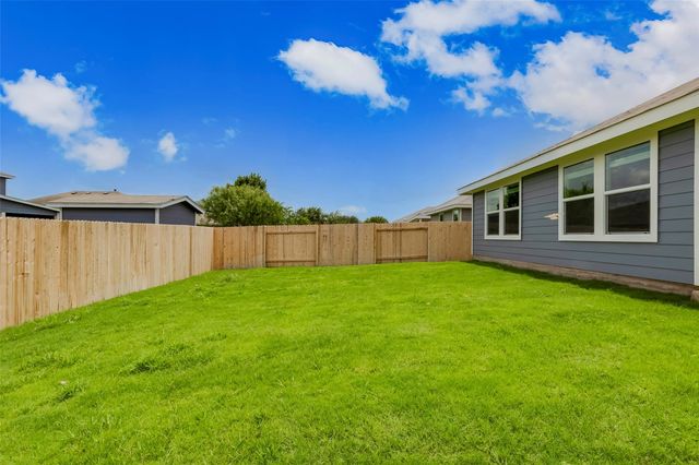 4905 Hazelnut LN, Del Valle, TX 78617