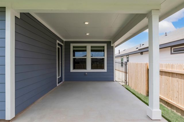4905 Hazelnut LN, Del Valle, TX 78617