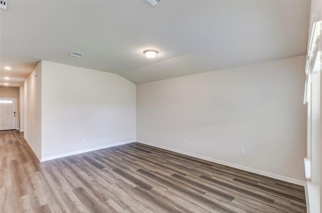 4905 Hazelnut LN, Del Valle, TX 78617