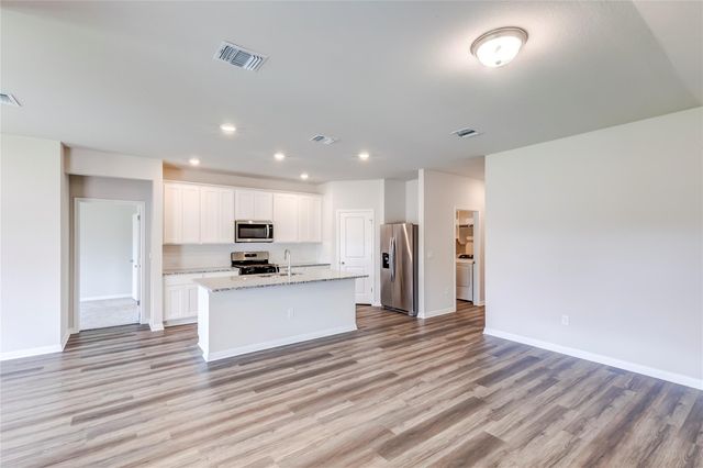 4905 Hazelnut LN, Del Valle, TX 78617