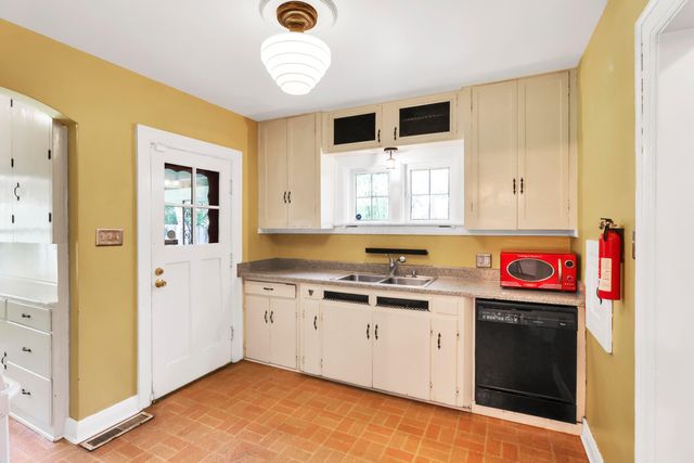 297 S James Road, Columbus, OH 43213