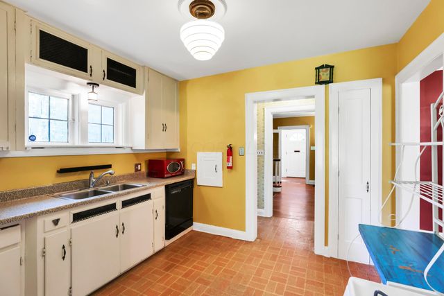 297 S James Road, Columbus, OH 43213