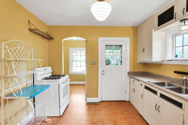 297 S James Road, Columbus, OH 43213