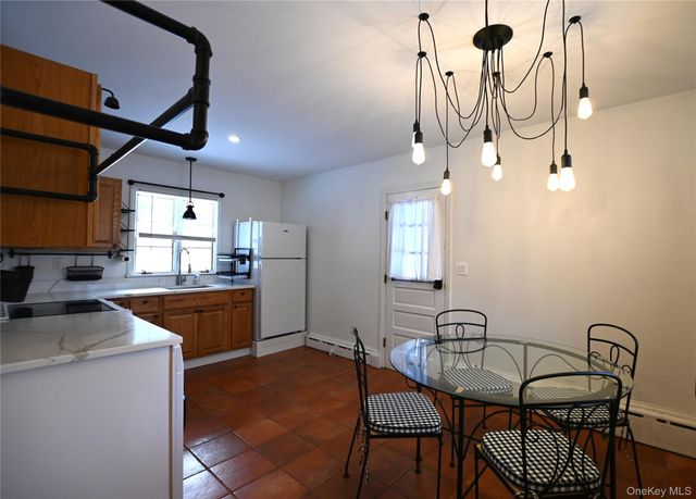 86 Mill House Road 2, Marlboro, NY 12542