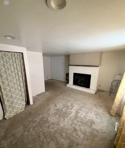 176 S Scott Street, Adrian, MI 49221