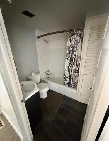 176 S Scott Street, Adrian, MI 49221