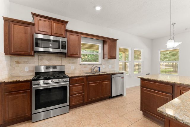 6914 Dillon Drive, Magnolia, TX 77354