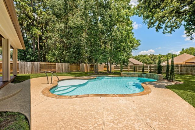 6914 Dillon Drive, Magnolia, TX 77354