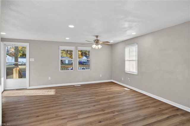 1302 Sierra DR, Suffolk, VA 23434