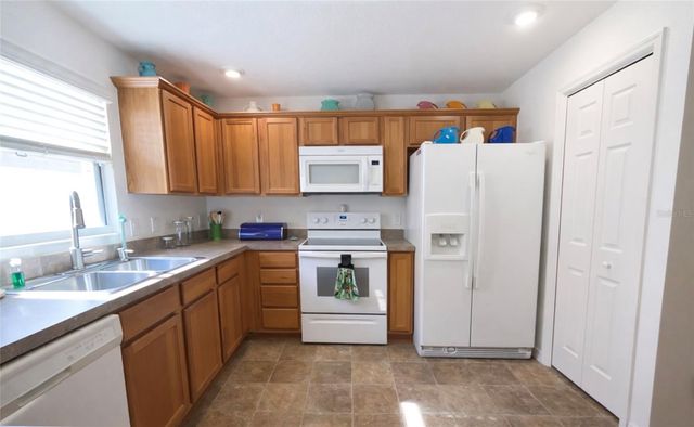 437 JARQUIN WAY, The Villages, FL 32162