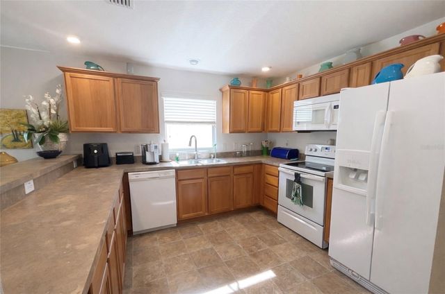 437 JARQUIN WAY, The Villages, FL 32162